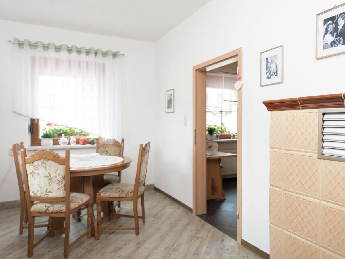 Cozy Apartment In Ore Mountains With Balcony Breitenbrunn  Cameră foto